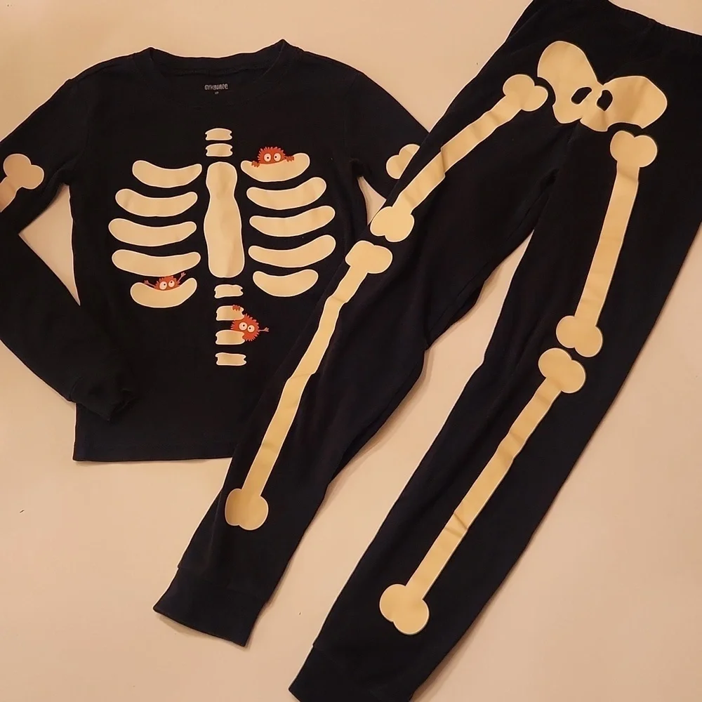 Gymboree Halloween Skeleton Bones Glow in the Dark Pajama Set 10